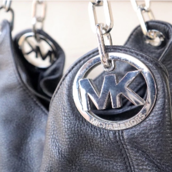 Michael Kors Authentic Fulton Large Leather Shoulder Bag - Picture 9 of 10